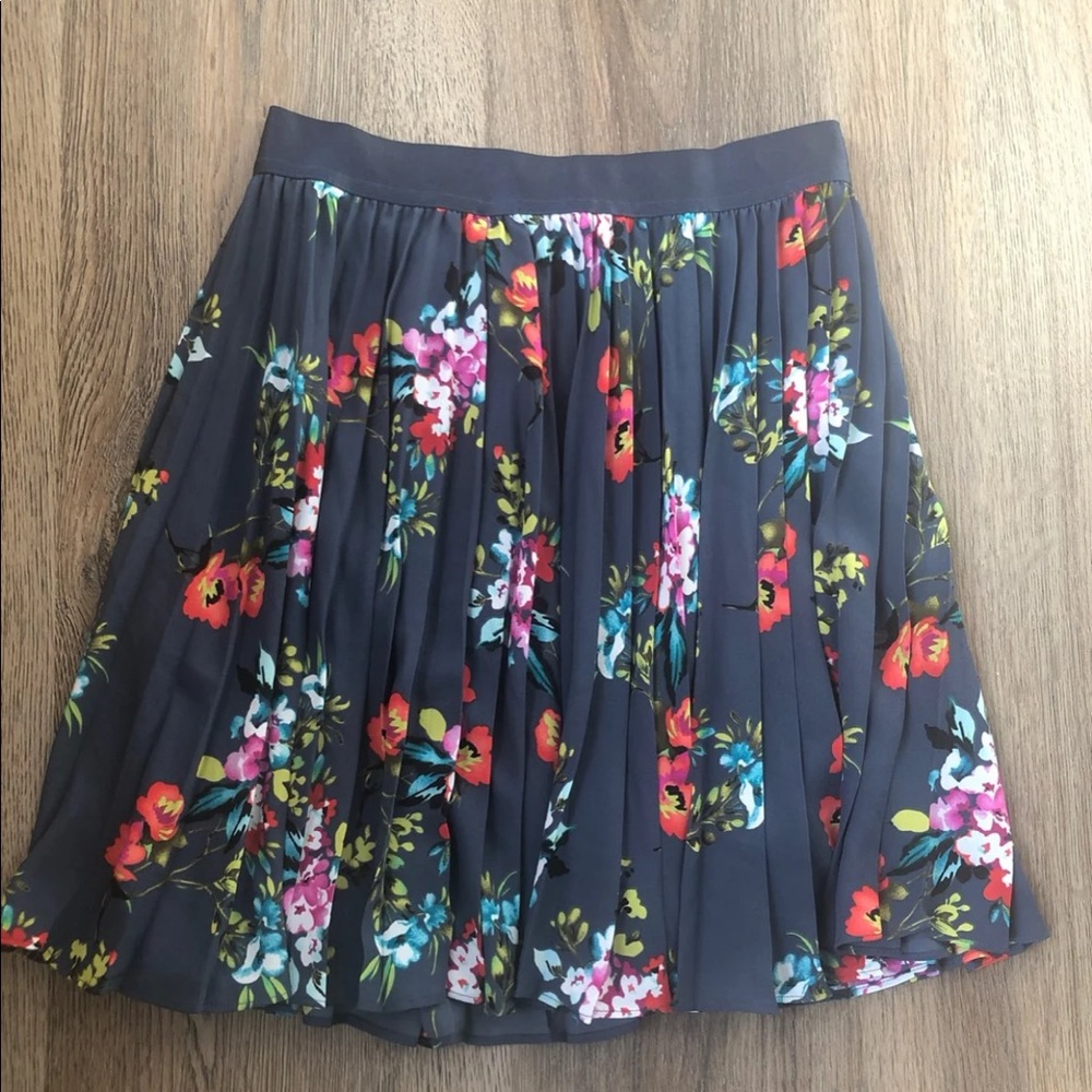 Express floral mini skirt